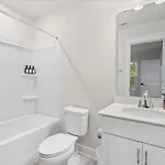 Luxurious King 3Br Townhouse Mins To Uptown Clt!