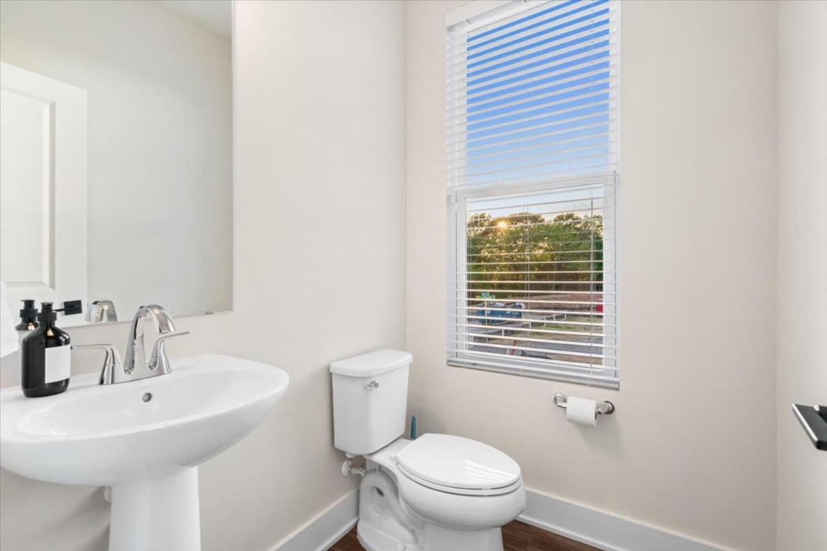 Luxurious King 3br Townhouse Mins To Uptown Clt! * Charlotte