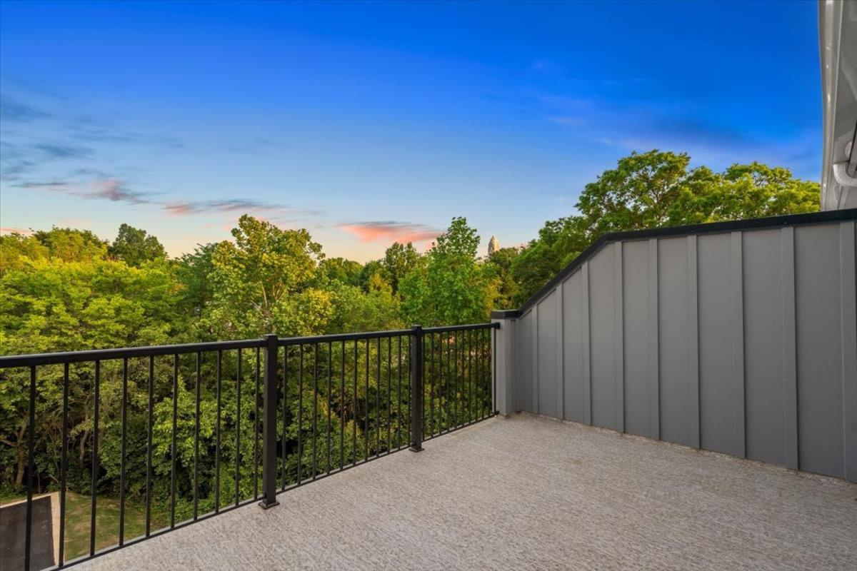 Holiday home Luxurious King 3br Townhouse Mins To Uptown Clt! Charlotte